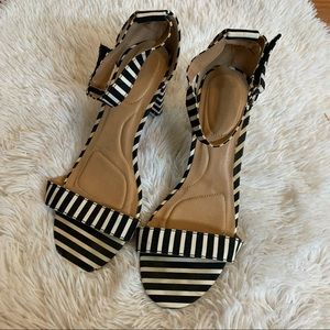 Land Bryant Black White Striped Ankle Strap Heel, Sz 10